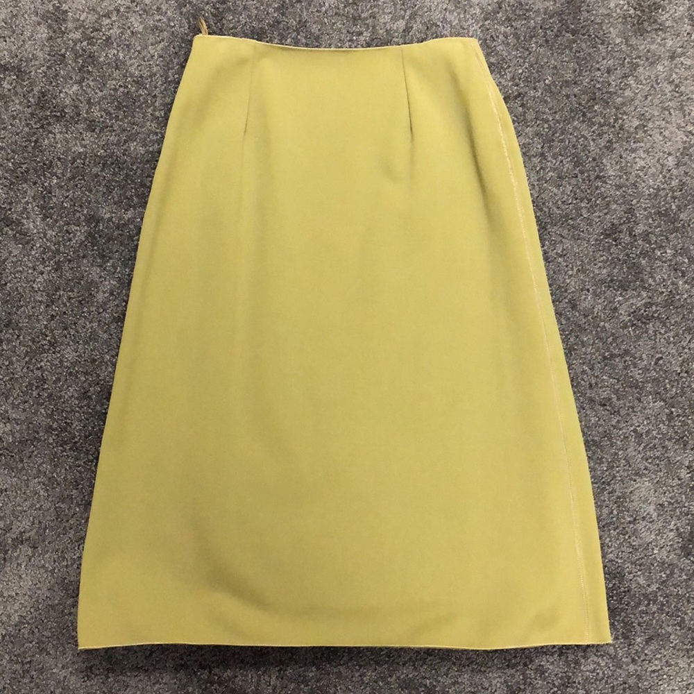 Women’s green Prada skirt - Picture 2 of 5